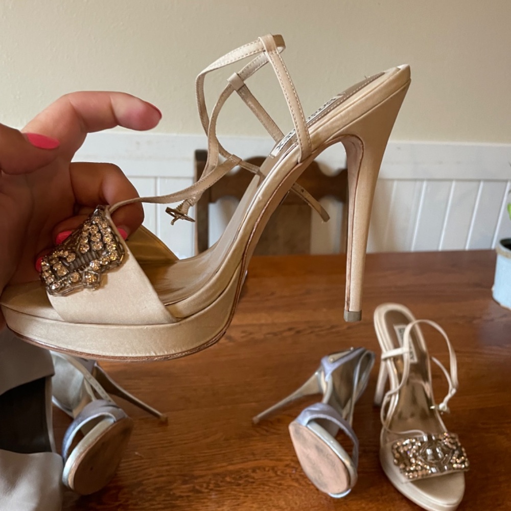 Shoes - Picture 2 of 6